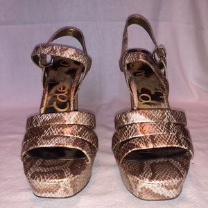 Metallic snakeskin heel